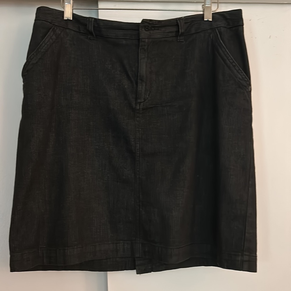 Merina Blue denim casual skirt with pockets! Size 14